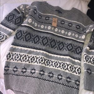 American Eagle Sweater